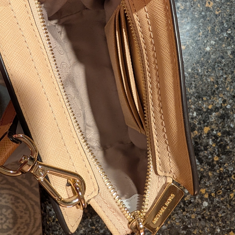 Michael Kors Tan and White Selma mini Crossbody Bag - Picture 5 of 7